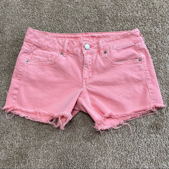 American Eagle Outfitters Pants - American Eagle Pink Stretch Shorts Size 6